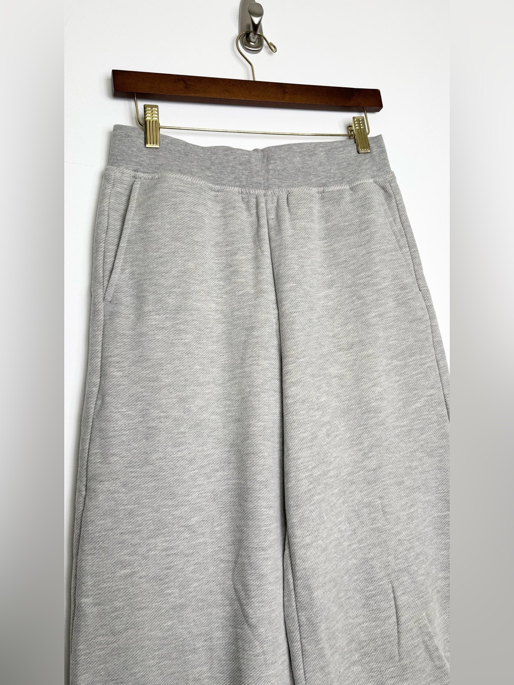 Left On Friday Field Day Sweatpant Heather Grey Size Small High Rise Barrel Leg — image 4 of 8
